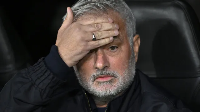 Barcelona rebate Mourinho: “Estranho é meter um dedo no olho de alguém”