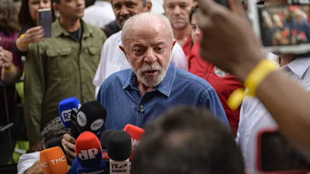 Lula diz que votação do fim da 6×1 antes do segundo turno já está acordada com Alcolumbre